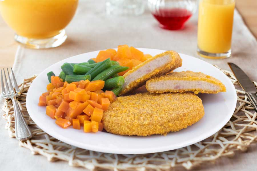 Medallones de pollo con chaucha, zanahoria y calabaza