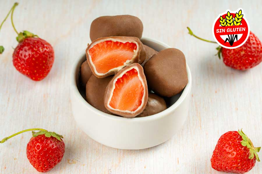 Frutillas bañadas con chocolate blanco y con leche