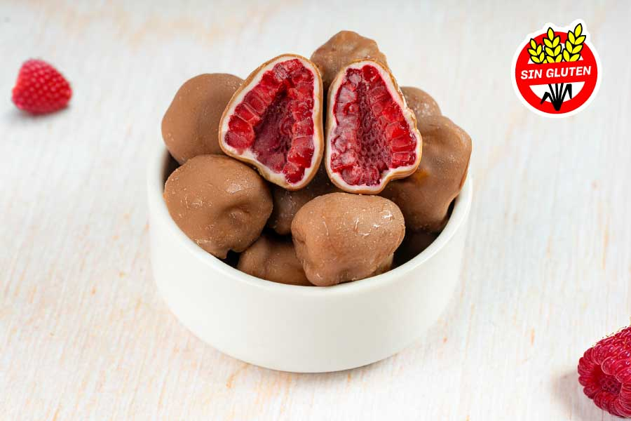 Frambuesas bañadas con chocolate blanco y con leche